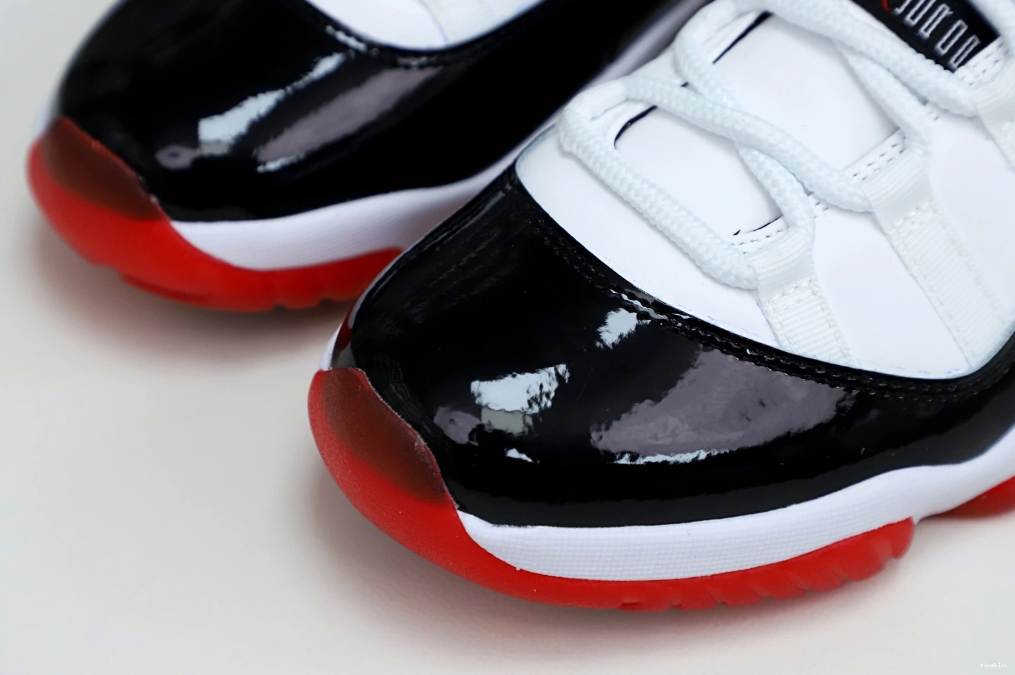 11 JORDAN AIR BRED WHITE LOW 1221